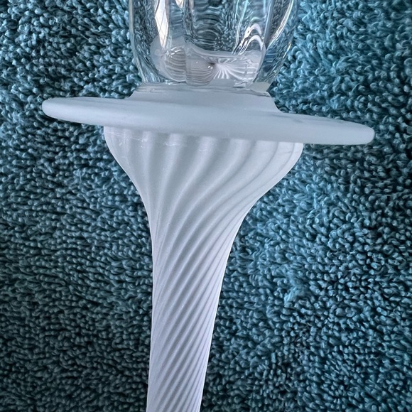 VINTAGE SET OF 2 FROSTED GLASS AND REGULAR GLASS TAPER CANDLE HOLDERS - Picture 8 of 8